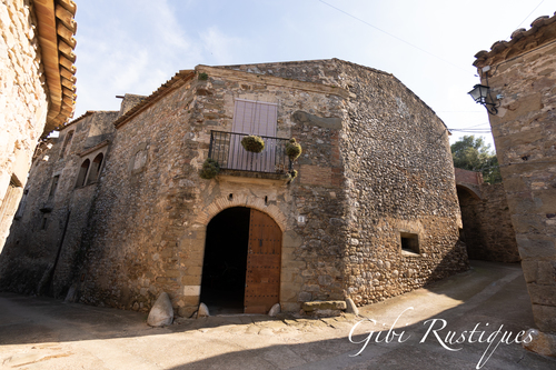 Gran Masia para rehabilitar con espectaculares vistas de l'Empordà en Vilopriu - Gibirústiques